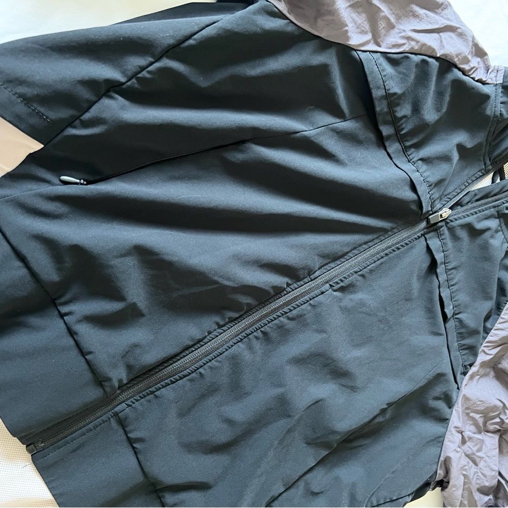 Fabletics karen mesh hooded windbreaker women’s size M - Picture 6 of 8
